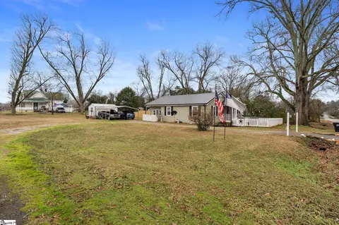 Exterior - 342 N Hampton Ave, Calhoun Falls, SC 29628 photo 9 of 11