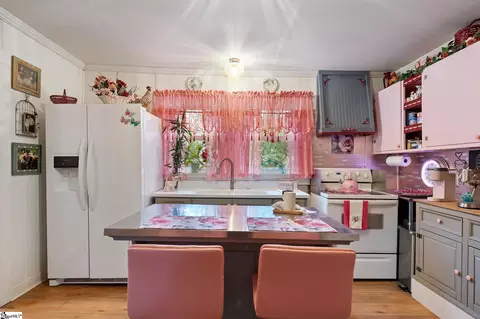 Kitchen - 342 N Hampton Ave, Calhoun Falls, SC 29628 photo 4 of 4