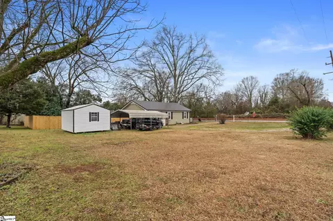 Exterior - 342 N Hampton Ave, Calhoun Falls, SC 29628 photo 10 of 11