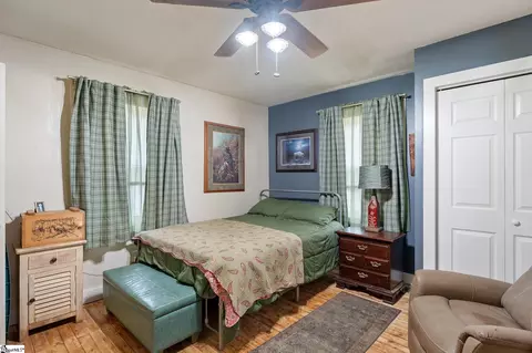 Bedroom - 342 N Hampton Ave, Calhoun Falls, SC 29628 photo 2 of 5