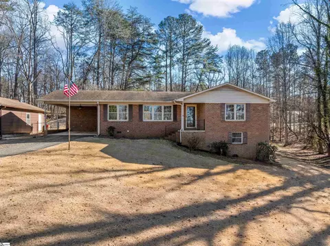 1240 Dickson Rd, Campobello, SC 29322