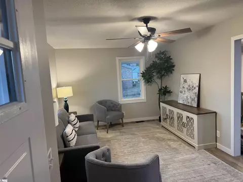 319 E Hampton Ave, Honea Path, SC 29654 photo 9