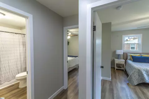 319 E Hampton Ave, Honea Path, SC 29654 photo 10