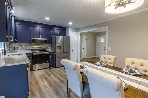 319 E Hampton Ave, Honea Path, SC 29654 photo 4