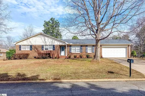 203 Needles Dr, Simpsonville, SC 29680