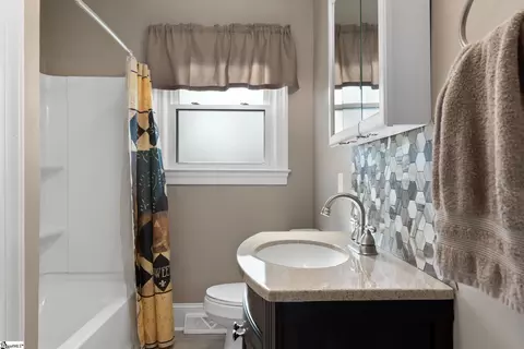 Bath - 200 Oates Ave, Easley, SC 29640 photo 1 of 2