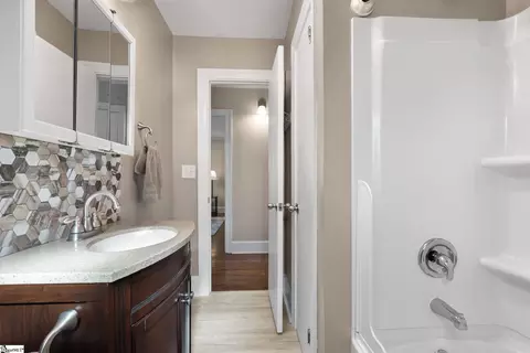 Bath - 200 Oates Ave, Easley, SC 29640 photo 2 of 2
