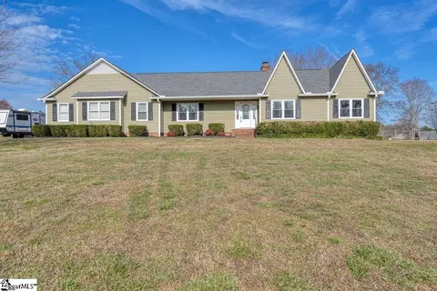 314 Sloping Meadow Dr, Inman, SC 29349