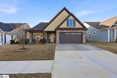 100 Marshfield Trl, Simpsonville, SC 29680