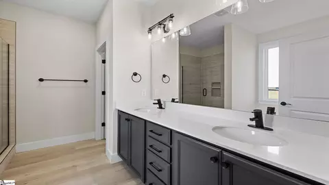 Bath - 512 Broad Creek Ct, Seneca, SC 29678 photo 1 of 2
