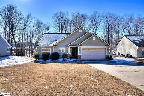 126 Brookwood Creek Dr, Landrum, SC 29356