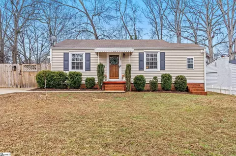 15 Essex Ct, Greenville, SC 29609