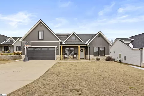 2010 Meadow Glen Ct, Chesnee, SC 29323