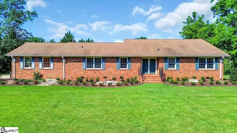3 Coleman Park Cir, Travelers Rest, SC 29690