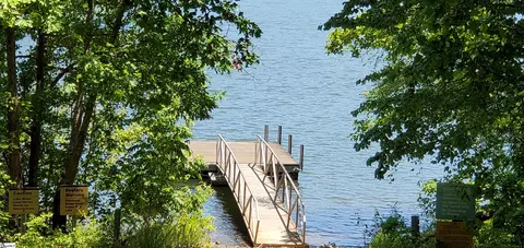 314 E Richfield Dr, Westminster, SC 29693 photo 8