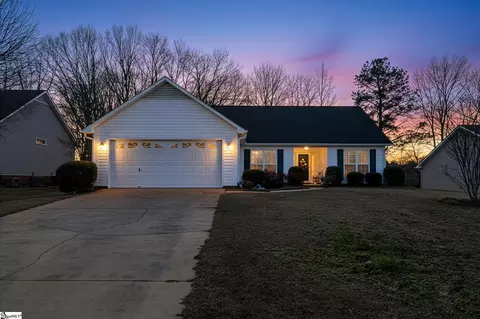 9 Pheasant Ridge Dr, Taylors, SC 29687