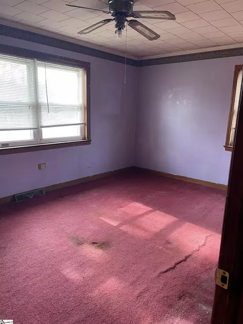 Bedroom - 4 Oak St, Ware Shoals, SC 29692 photo 2 of 2