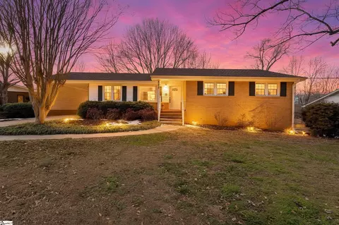 113 Woodvale Cir, Greer, SC 29651
