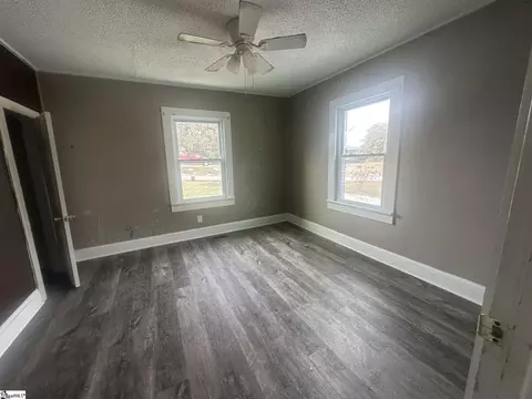 103 E Front St, Liberty, SC 29657 photo 5
