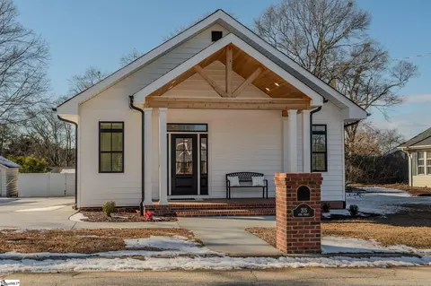 205 Pine St, Greer, SC 29650