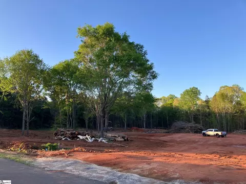 515 Ritchie Rd, Fountain Inn, SC 29644