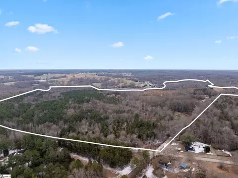 1709 River Rd, Woodruff, SC 29388