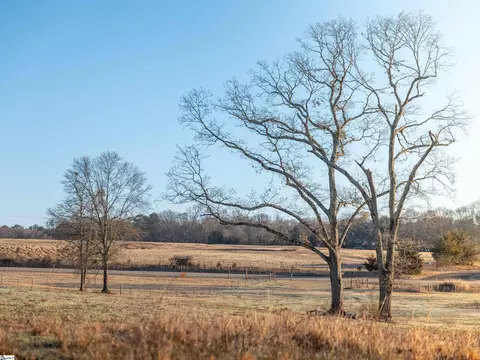 501 Cherokee Rd # B, Pelzer, SC 29669
