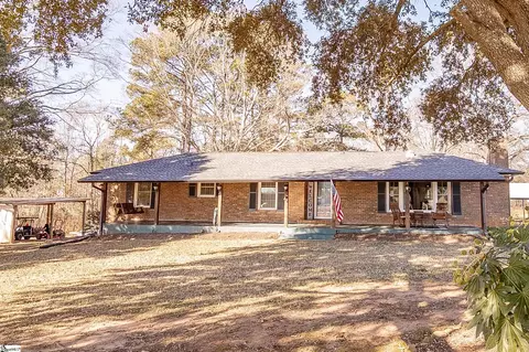 101 Callaham Dr, Belton, SC 29627