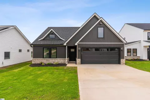 2019 Meadow Glen Ct, Chesnee, SC 29323