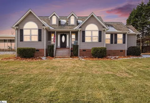 121 Bridgewater Rd, Pickens, SC 29671