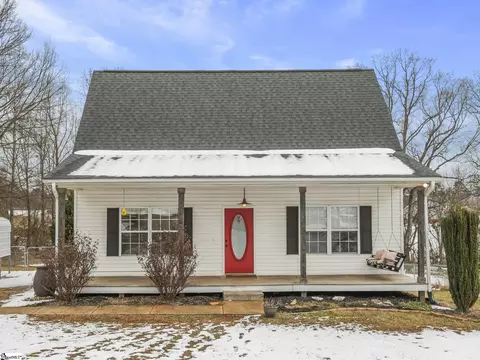 131 Wild Berry Ct, Boiling Springs, SC 29316