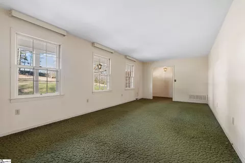Living - 402 Pearle Dr, Easley, SC 29642 photo 4 of 6