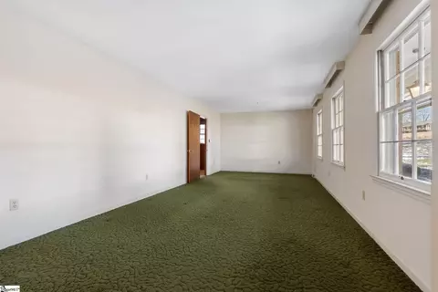 Living - 402 Pearle Dr, Easley, SC 29642 photo 3 of 6