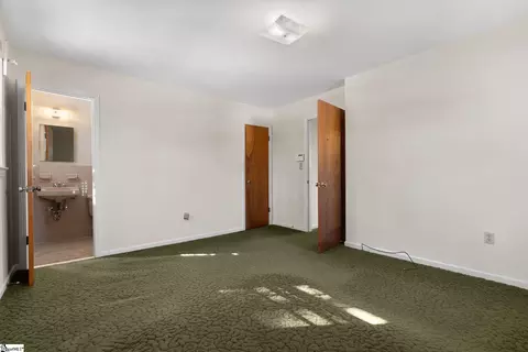 Bedroom - 402 Pearle Dr, Easley, SC 29642 photo 5 of 9