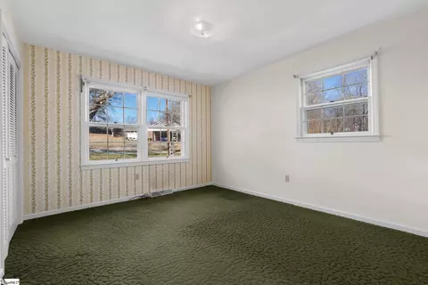 Bedroom - 402 Pearle Dr, Easley, SC 29642 photo 6 of 9