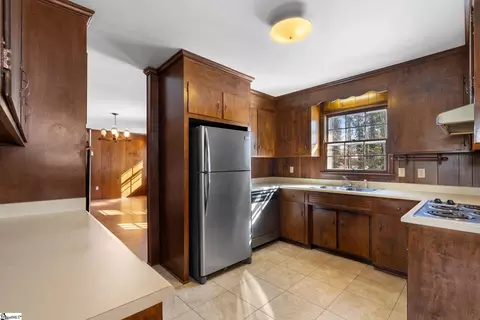 Kitchen - 402 Pearle Dr, Easley, SC 29642 photo 2 of 3