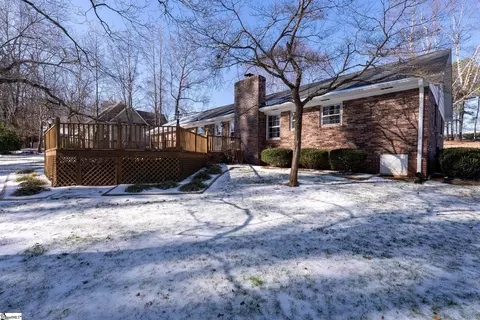 Exterior - 402 Pearle Dr, Easley, SC 29642 photo 8 of 9