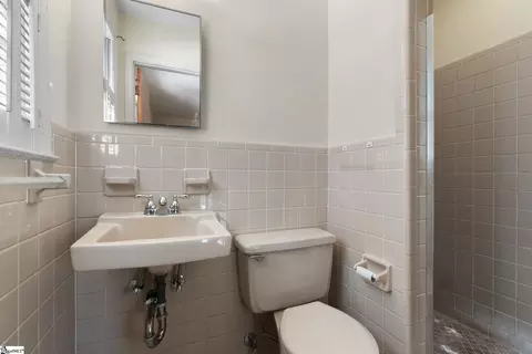 Bath - 402 Pearle Dr, Easley, SC 29642 photo 1 of 2
