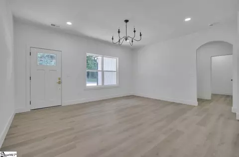 Living - 110 Dalton Rd, Seneca, SC 29678 photo 2 of 3