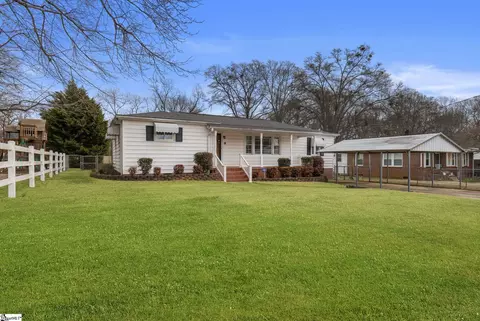 3 Bayne Dr, Greenville, SC 29617