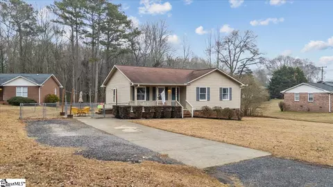 1000 Hopkins Ave, Pendleton, SC 29670 photo 4