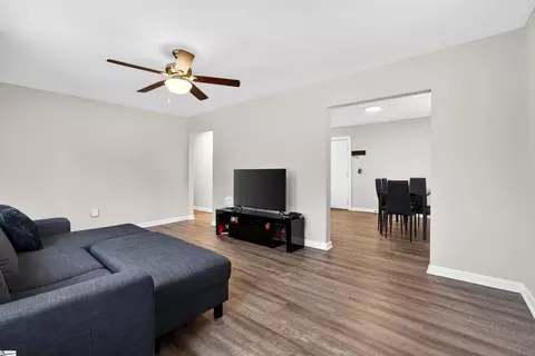 Living - 102 Beth St, Greer, SC 29651 photo 3 of 4