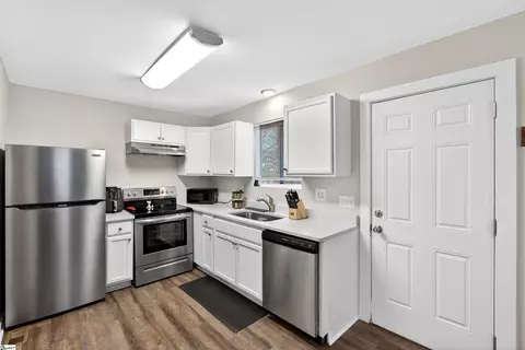Kitchen - 102 Beth St, Greer, SC 29651 photo 1 of 2