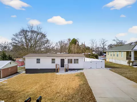 102 Beth St, Greer, SC 29651