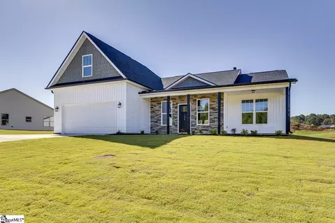 104 Old Glory Ct, Pickens, SC 29671
