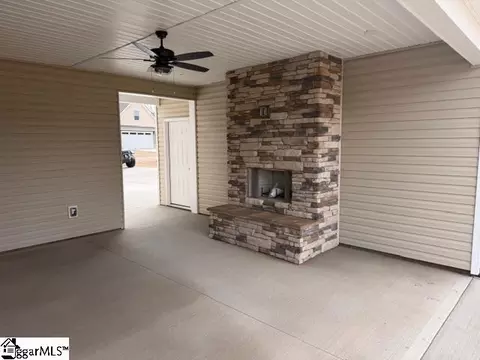 204 Old Glory Ct, Pickens, SC 29671 photo 3