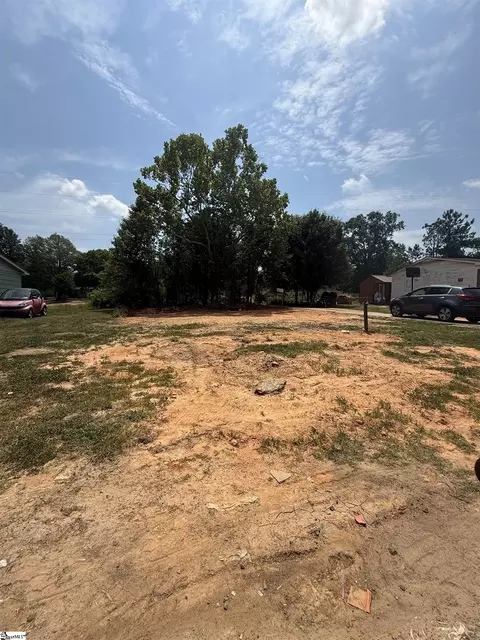 9 Heritage Ct, Spartanburg, SC 29307