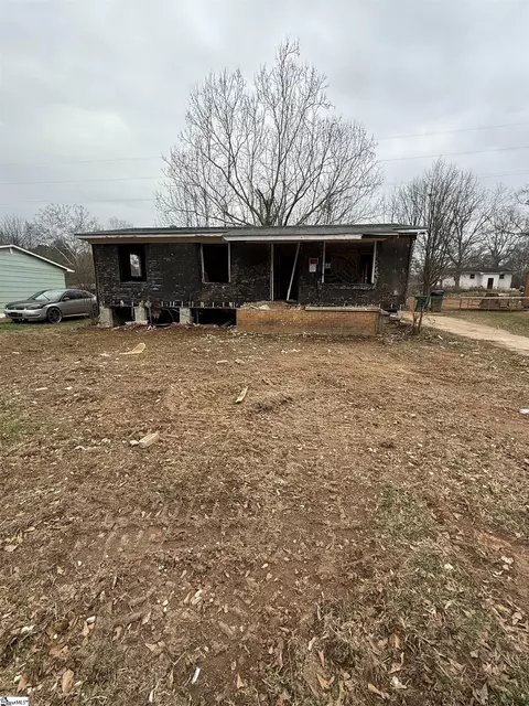 9 Heritage Ct, Spartanburg, SC 29307