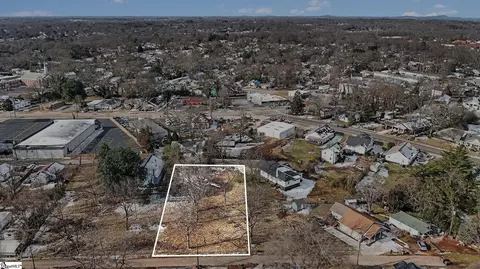 13 Glass St, Greenville, SC 29609