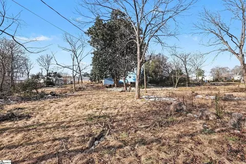 11 Glass St, Greenville, SC 29609